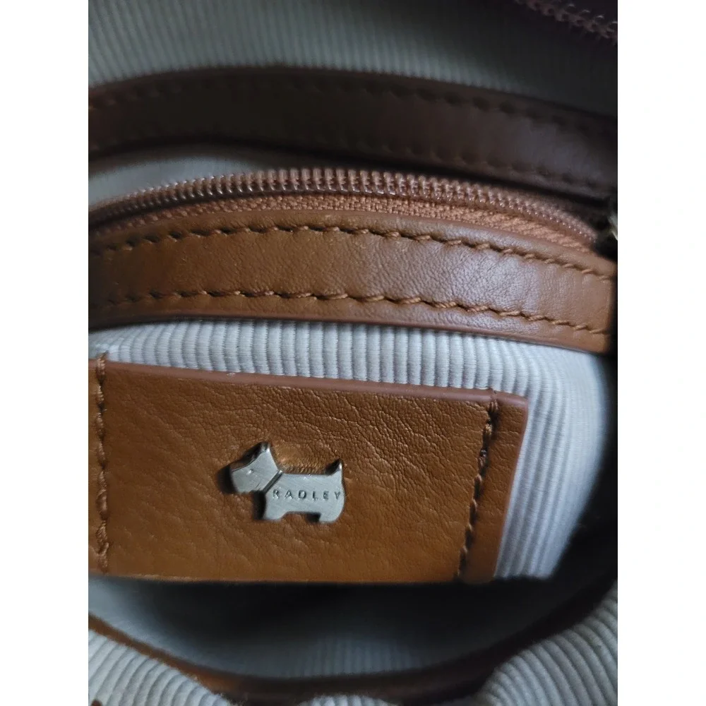 Radley London Tan Brown Pebbled Leather Crossbody Bag Messenger Scottie Dog Logo